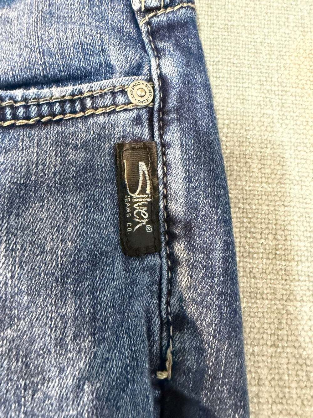 Silver Jeans - Picture 3 of 8